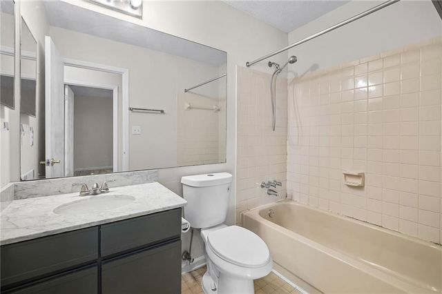 990 Chapman Lane, Stone Mountain, GA 30088