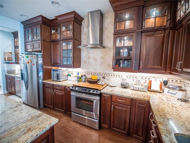 8986 FULLERWOOD AVENUE, Orlando, FL 32832