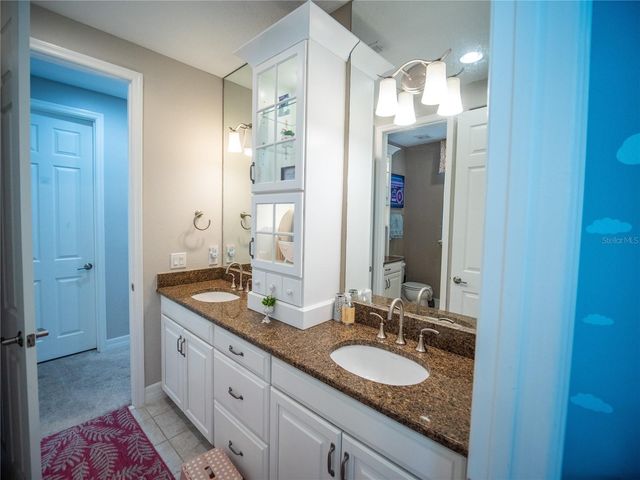 8986 FULLERWOOD AVENUE, Orlando, FL 32832