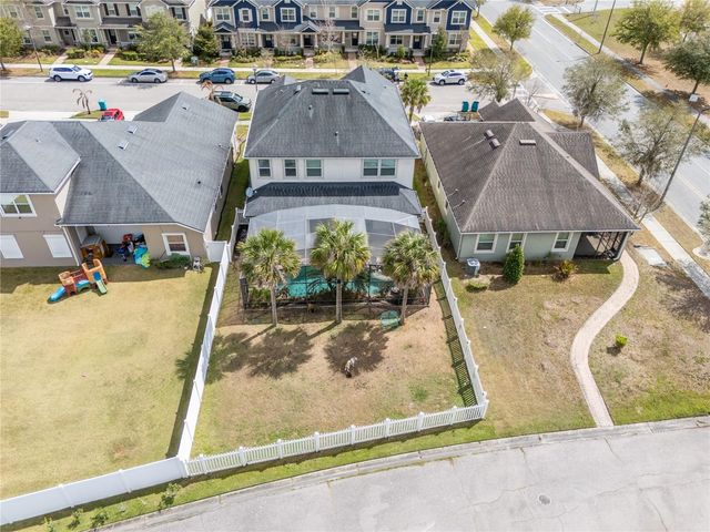 8986 FULLERWOOD AVENUE, Orlando, FL 32832