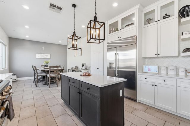 785 Ponderosa Way W, Madera, CA 93636