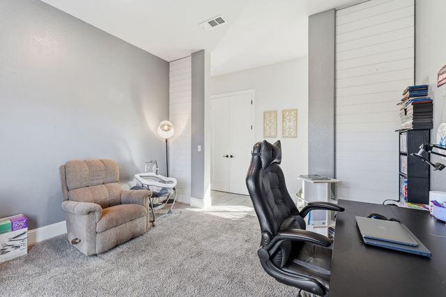 785 Ponderosa Way W, Madera, CA 93636