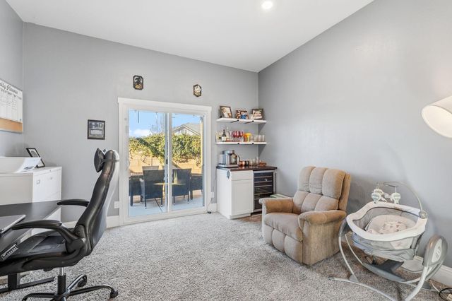 785 Ponderosa Way W, Madera, CA 93636