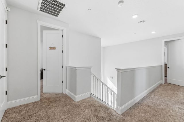 785 Ponderosa Way W, Madera, CA 93636