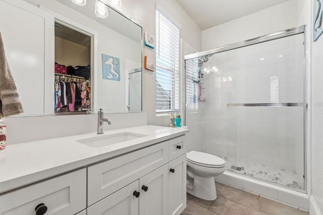 785 Ponderosa Way W, Madera, CA 93636