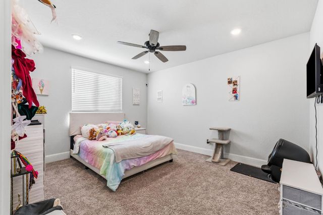 785 Ponderosa Way W, Madera, CA 93636