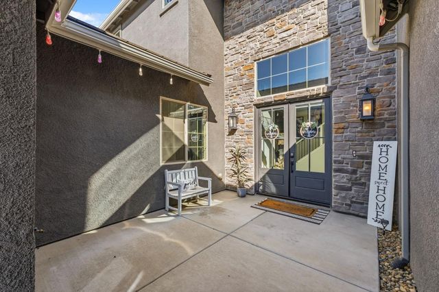 785 Ponderosa Way W, Madera, CA 93636