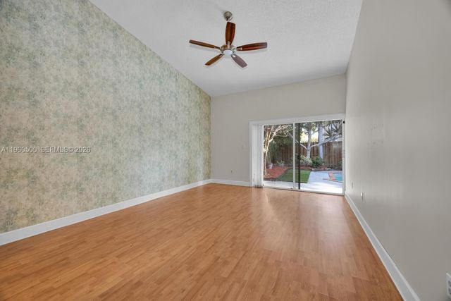 10635 SW 158th Pl, Miami, FL 33196