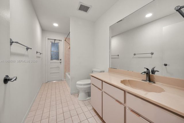 10635 SW 158th Pl, Miami, FL 33196