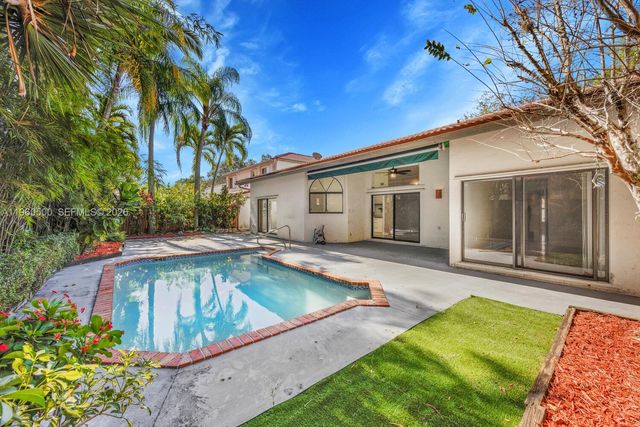 10635 SW 158th Pl, Miami, FL 33196