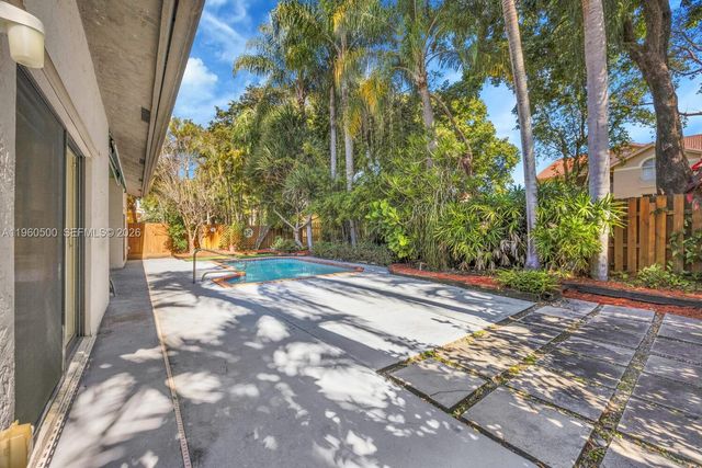 10635 SW 158th Pl, Miami, FL 33196