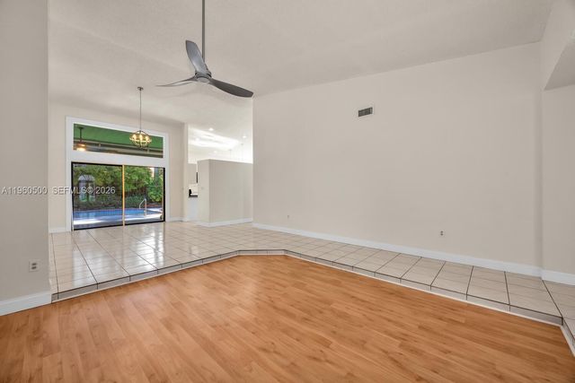 10635 SW 158th Pl, Miami, FL 33196