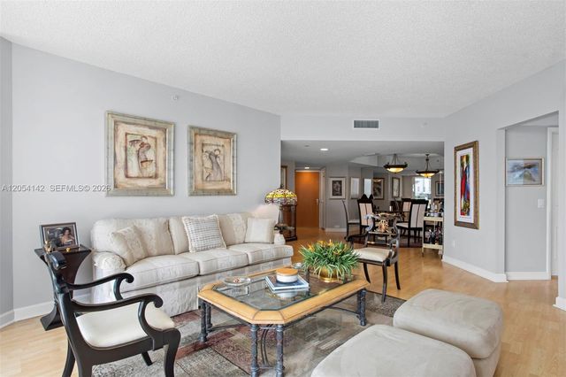 21205 Yacht Club Drive 2403, Aventura, FL 33180
