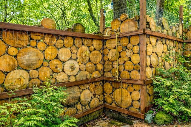 923 W Montclaire AVENUE, Glendale, WI 53217