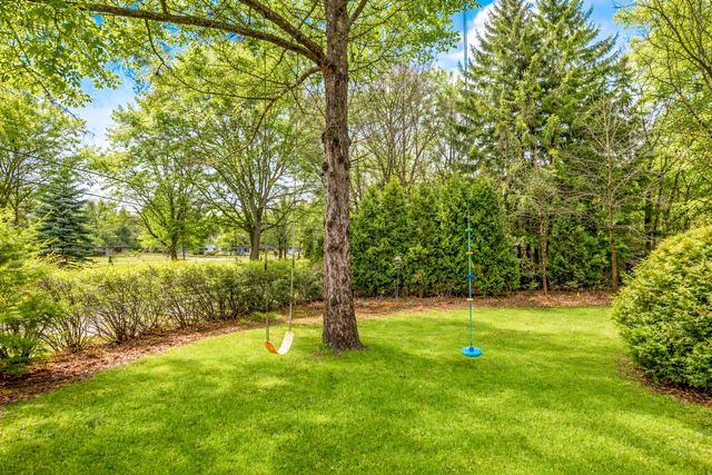 923 W Montclaire AVENUE, Glendale, WI 53217