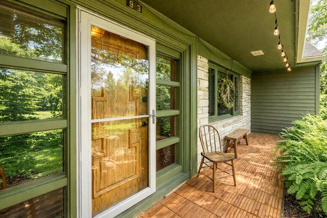 923 W Montclaire AVENUE, Glendale, WI 53217