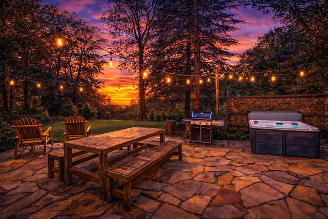 923 W Montclaire AVENUE, Glendale, WI 53217