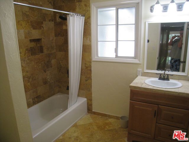9814 Baden Avenue, Chatsworth (los Angeles), CA 91311
