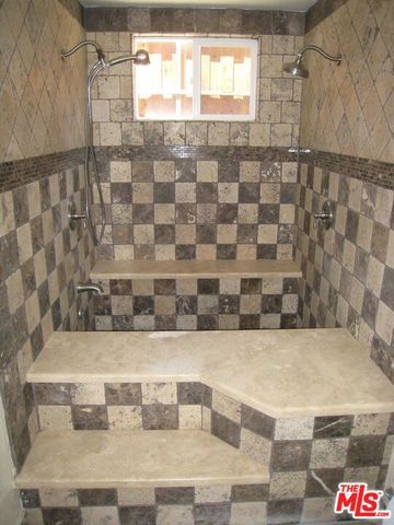 9814 Baden Avenue, Chatsworth (los Angeles), CA 91311