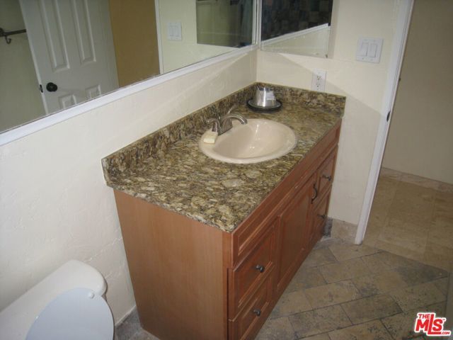 9814 Baden Avenue, Chatsworth (los Angeles), CA 91311