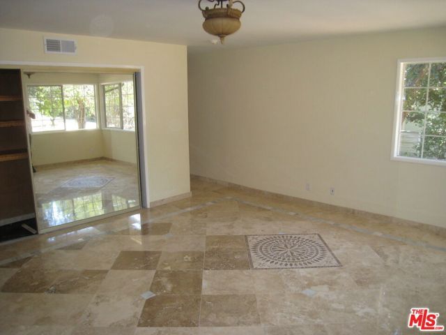 9814 Baden Avenue, Chatsworth (los Angeles), CA 91311