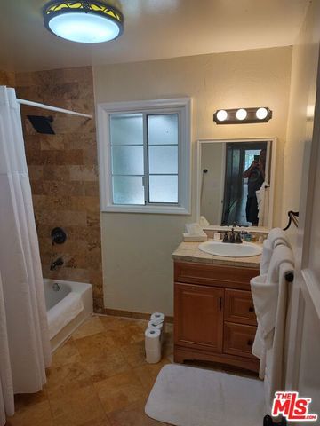 9814 Baden Avenue, Chatsworth (los Angeles), CA 91311