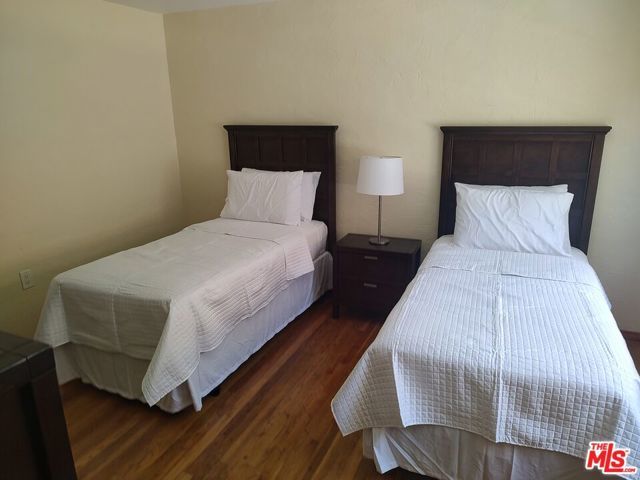 9814 Baden Avenue, Chatsworth (los Angeles), CA 91311