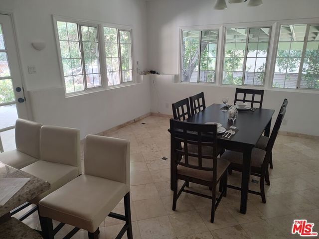 9814 Baden Avenue, Chatsworth (los Angeles), CA 91311