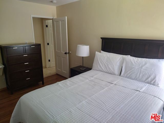 9814 Baden Avenue, Chatsworth (los Angeles), CA 91311