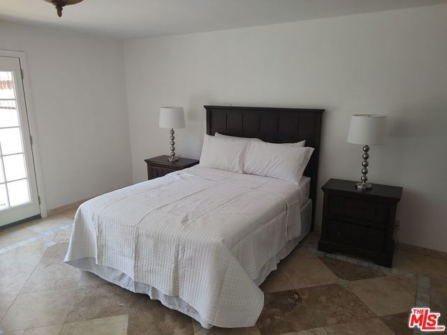 9814 Baden Avenue, Chatsworth (los Angeles), CA 91311