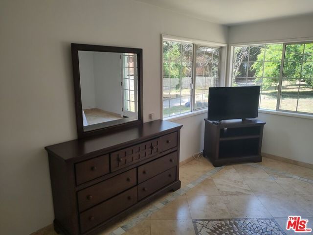 9814 Baden Avenue, Chatsworth (los Angeles), CA 91311