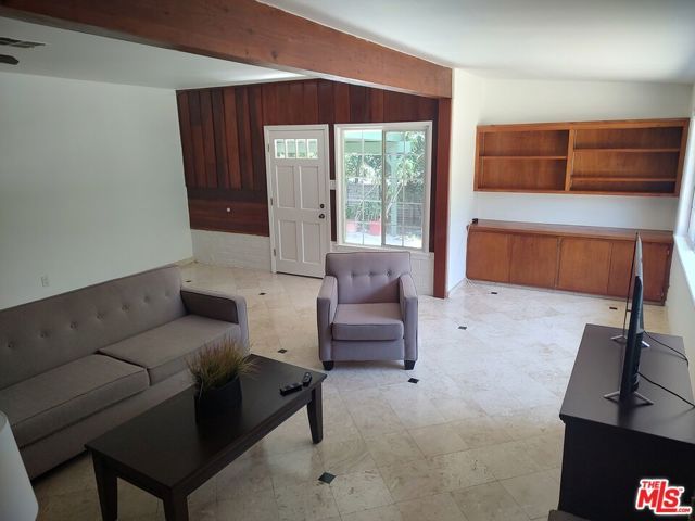 9814 Baden Avenue, Chatsworth (los Angeles), CA 91311