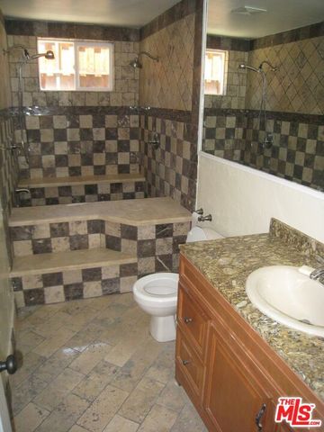 9814 Baden Avenue, Chatsworth (los Angeles), CA 91311