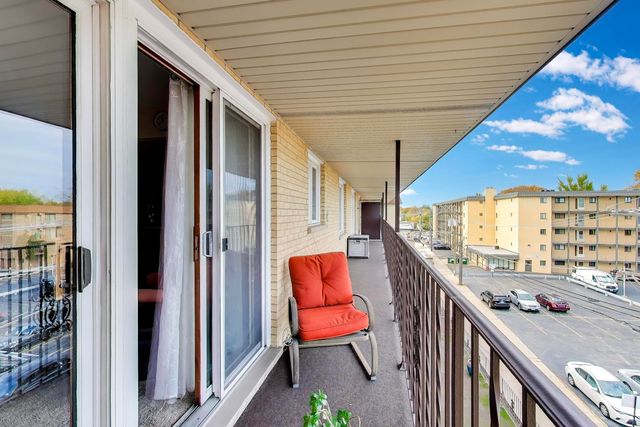 6121 N Northwest Highway 406, Chicago, IL 60631