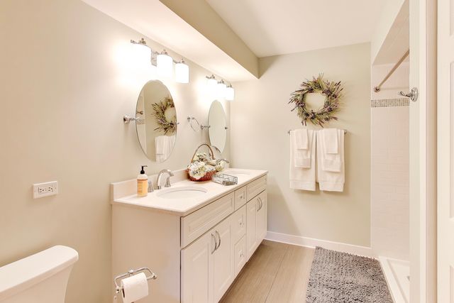 6121 N Northwest Highway 406, Chicago, IL 60631