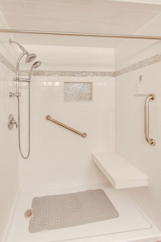 6121 N Northwest Highway 406, Chicago, IL 60631