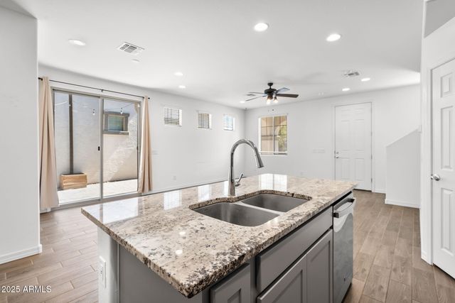 1334 W SPARROW Drive, San Tan Valley, AZ 85140