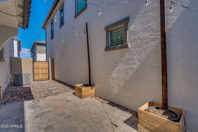 1334 W SPARROW Drive, San Tan Valley, AZ 85140