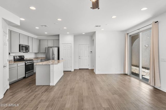 1334 W SPARROW Drive, San Tan Valley, AZ 85140