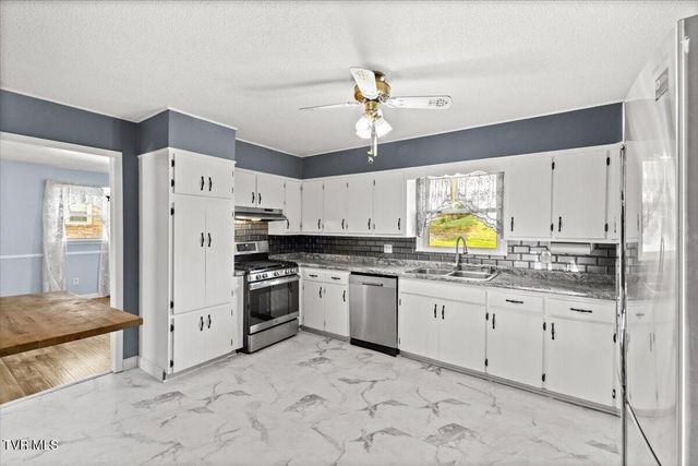 817 North Hills Drive, Johnson City, TN 37604