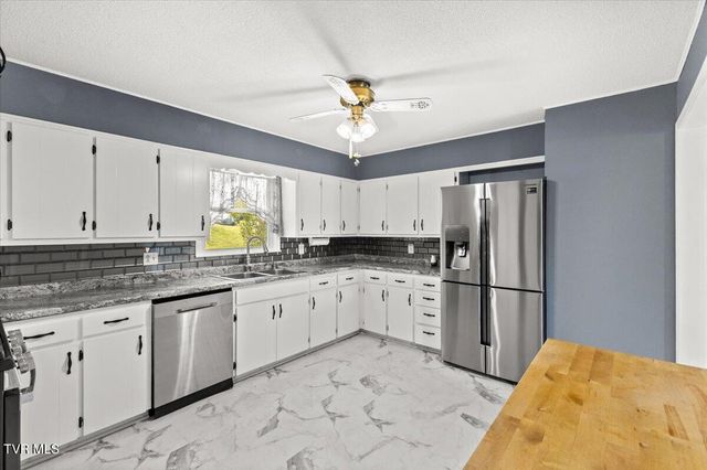 817 North Hills Drive, Johnson City, TN 37604