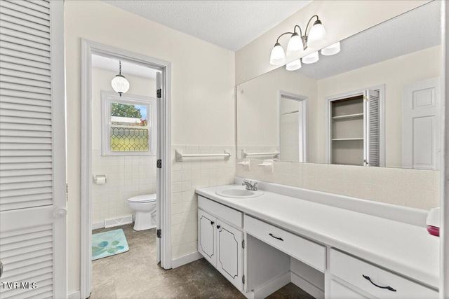 817 North Hills Drive, Johnson City, TN 37604