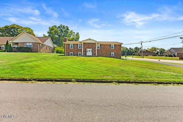 817 North Hills Drive, Johnson City, TN 37604