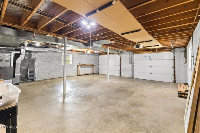 817 North Hills Drive, Johnson City, TN 37604