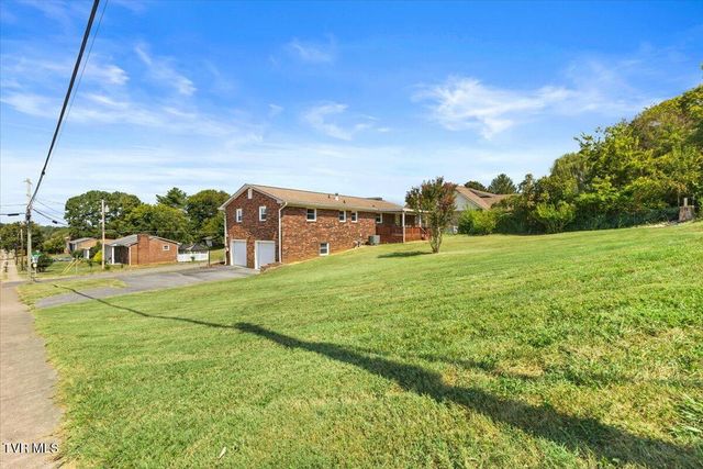 817 North Hills Drive, Johnson City, TN 37604