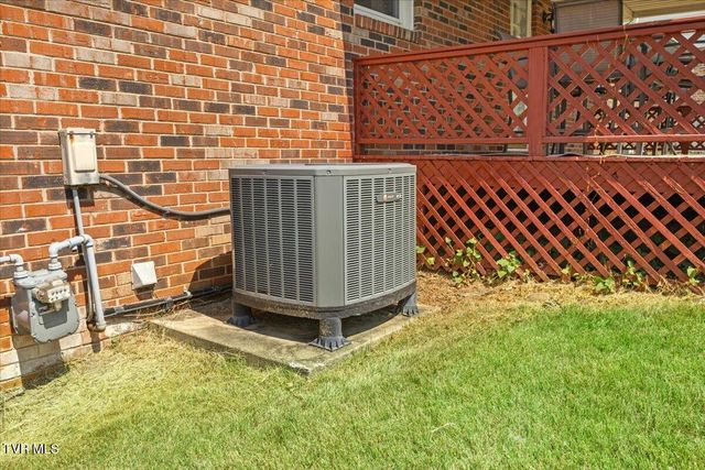 817 North Hills Drive, Johnson City, TN 37604