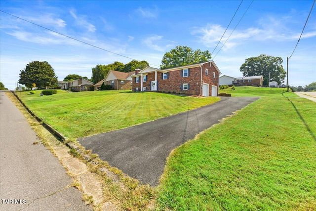 817 North Hills Drive, Johnson City, TN 37604