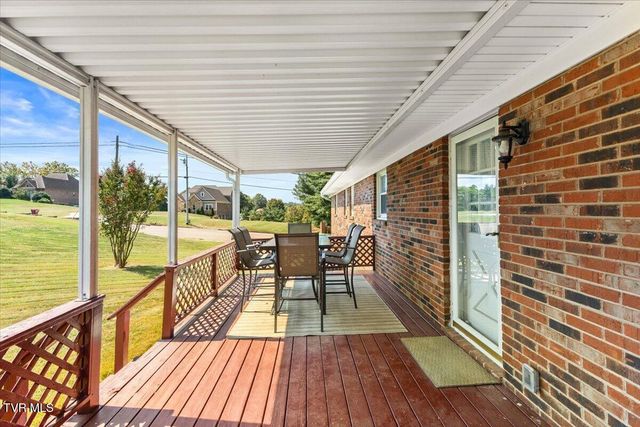 817 North Hills Drive, Johnson City, TN 37604