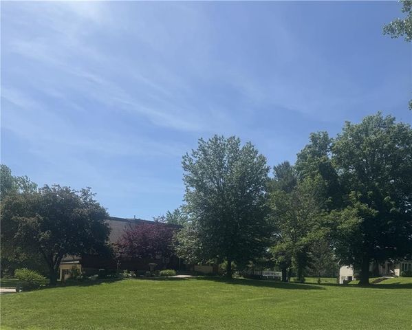 25401 Lone Pine Drive, Cleveland, MO 64734