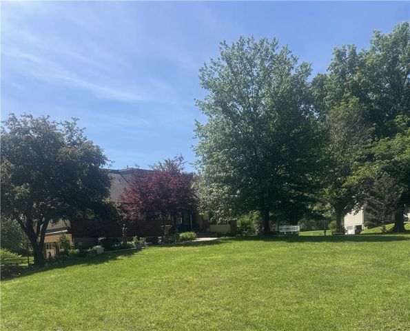 25401 Lone Pine Drive, Cleveland, MO 64734
